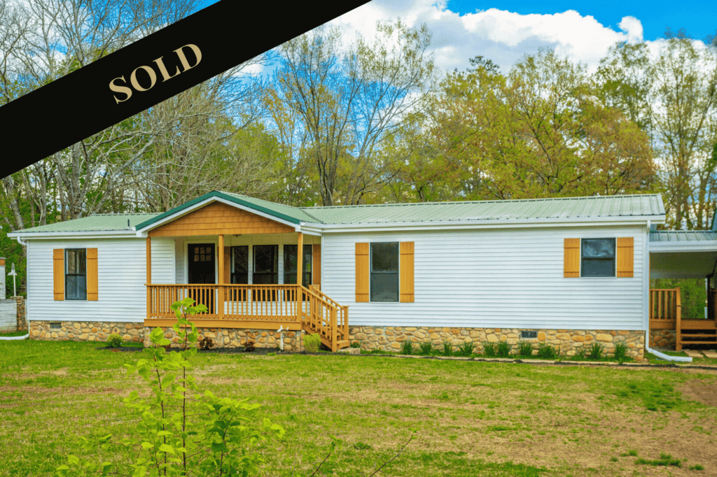 Front of 646 Prater Rd a 1 story manufactured home.  Sold